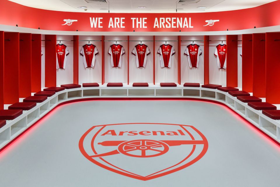 London: Emirates Stadium Entry Ticket and Audio Guide - Arsenal Museum: 1886 to Emirates, told through objects you can recognize