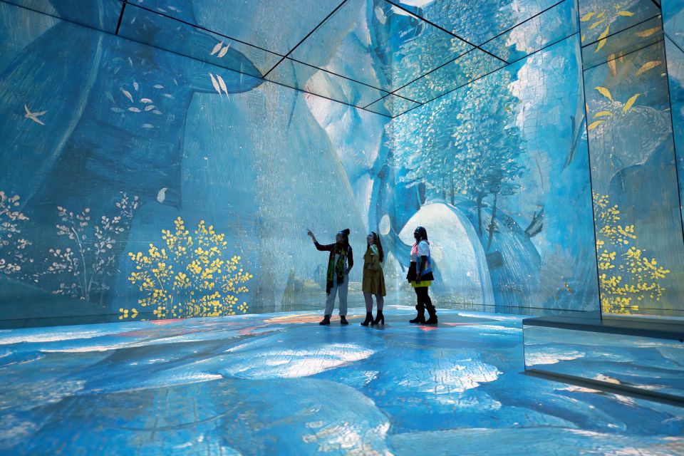 London: Entry Ticket to Frameless Immersive Art Experience - Seating, noise, and the “calm factor”