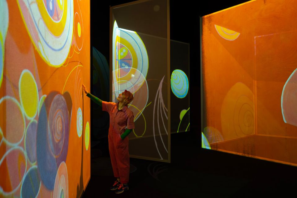 London: Entry Ticket to Frameless Immersive Art Experience - Extras and events: Lates, tots, and the artist in residency