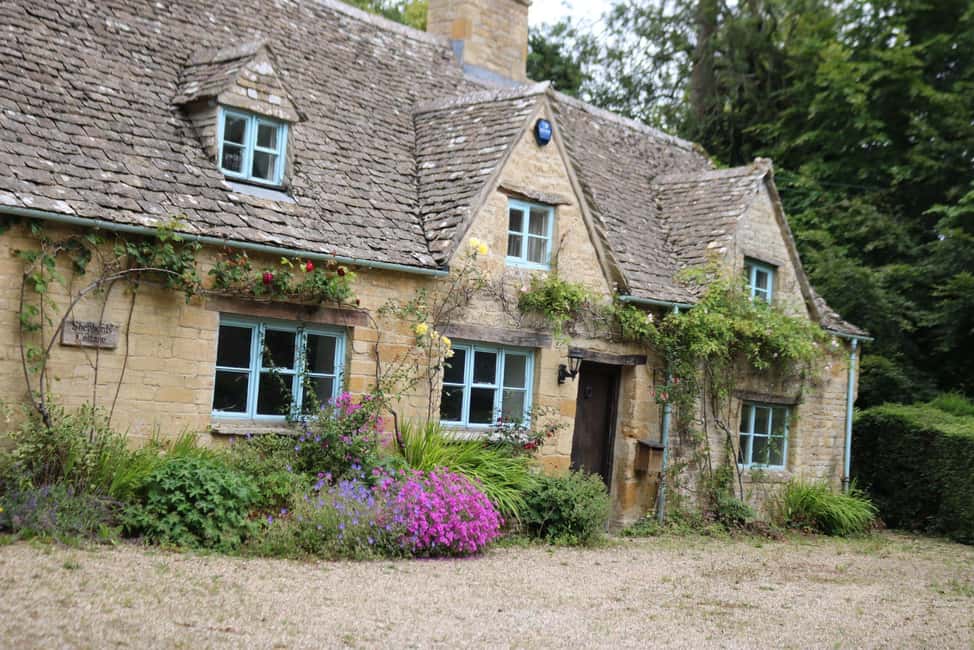 London: Full Day Cotswolds Tour with Shakespeare's Stratford - Stow-on-the-Wold and Bourton-on-the-Water Along the Windrush