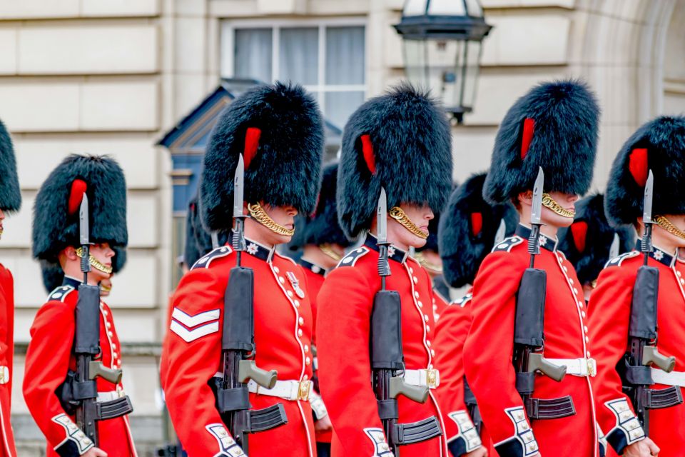 London: Full-Day London Bus Tour - Buckingham Palace and the Changing of the Guard: what you can count on