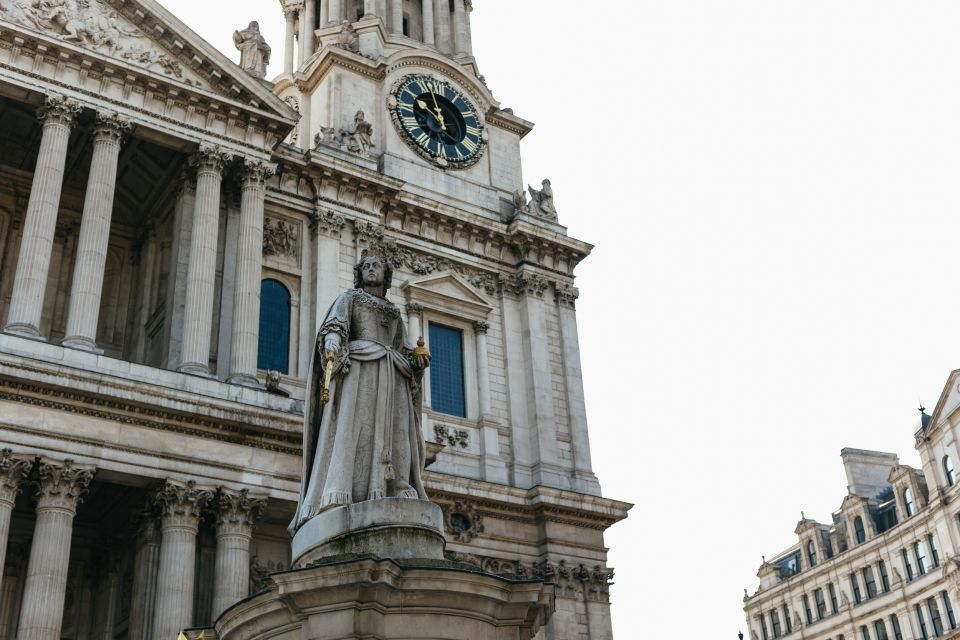 London: Full Day Tower, St. Paul's, Cruise & Eye Experience - Tower of London and the Crown Jewels: fortress power meets royal artifacts