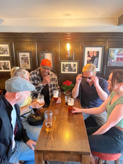 London: Great British Pubs Walking Tour - The Notorious Pub Stop: Crooks, Lords, and the Art of Blending In
