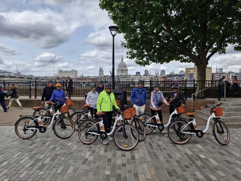London: Guided E-bike Tour - The ride plan: short guided stops, big-sight momentum