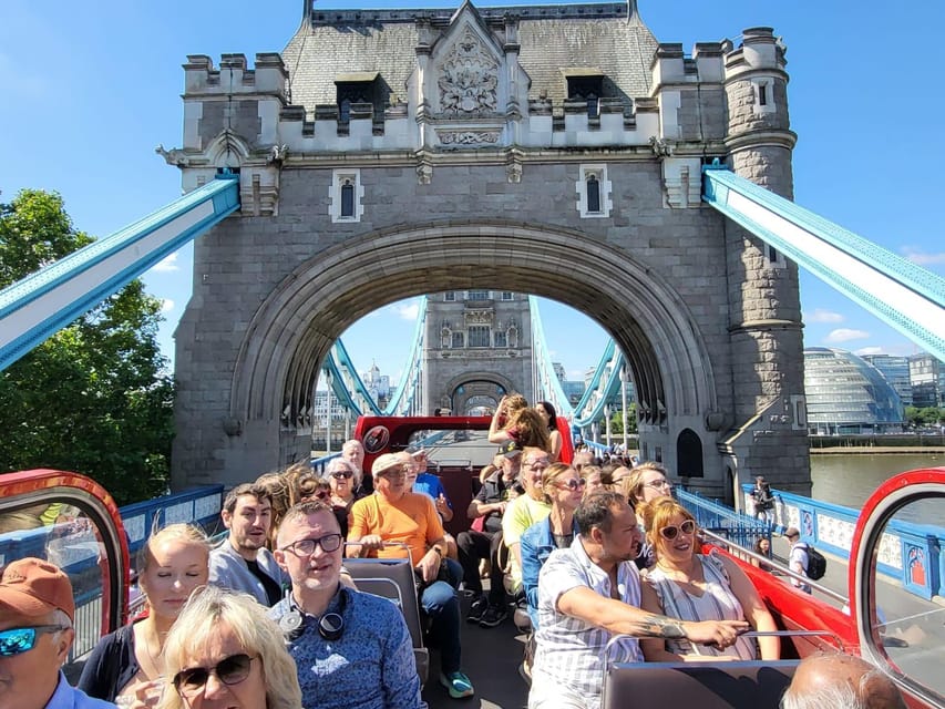 London: Guided Sightseeing Tour on a Vintage Open-Top Bus - Why a vintage open-top bus makes sense for 90 minutes