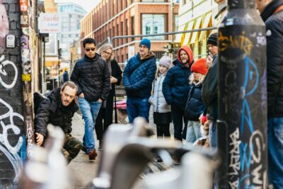 London: Half-Day Street Art Tour and Workshop - Meeting at the White Goat Statue (and finding the group fast)