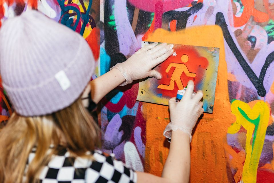 London: Half-Day Street Art Tour and Workshop - The workshop: from your photo to a stencil to spray-paint practice