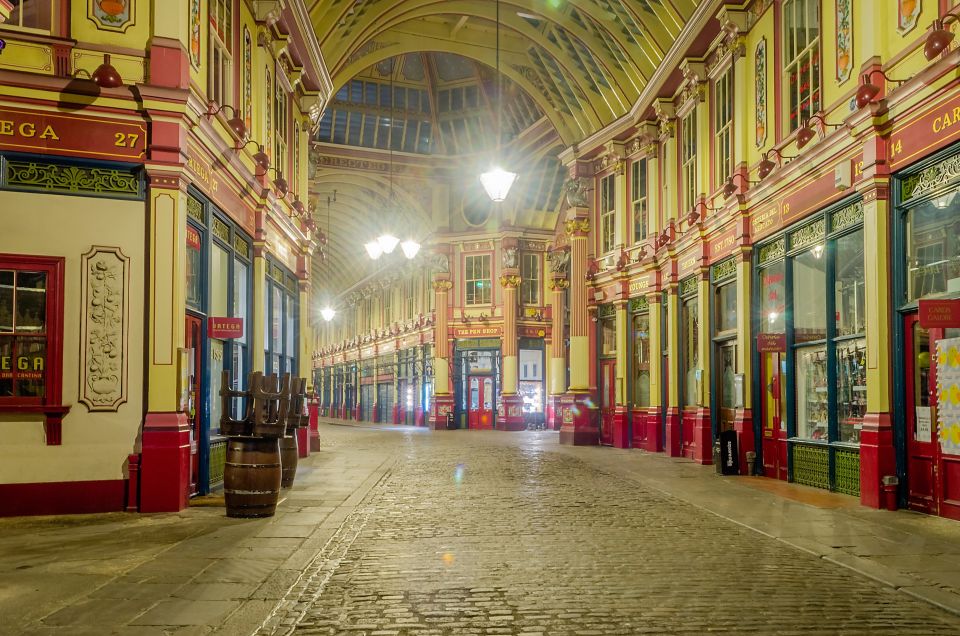 London: Harry Potter Filming Locations Walking Tour - Meeting at Boadicea and Her Daughters and getting your bearings