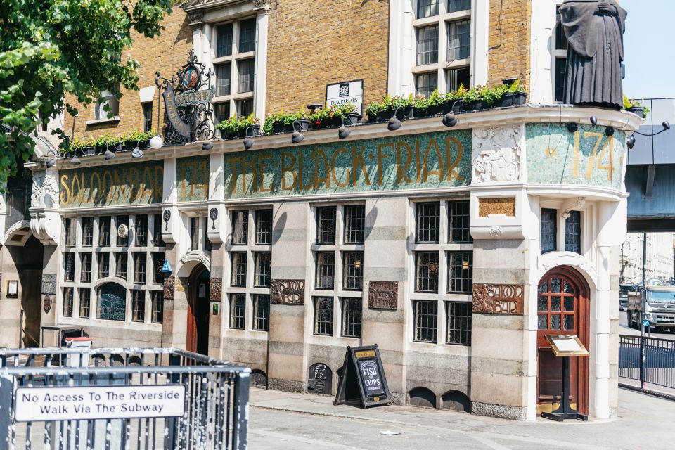 London: Historic Pubs of Central London Walking Tour - The walk itself: Southwark links, hidden backstreets, and the “street of shame”