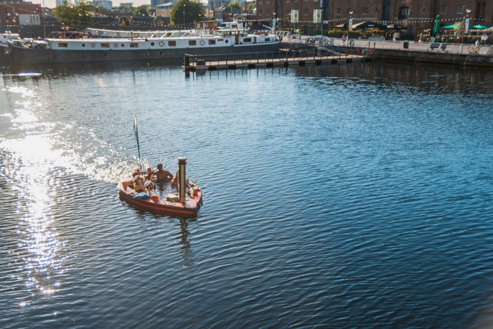 London: Hot Tub Boat Guided Historical Docklands Cruise - Canary Wharf views from a heated hot tub