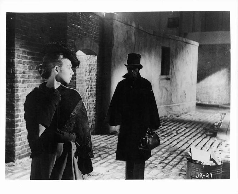 London: Jack the Ripper Small Group Tour - Getting There: Aldgate East, Fashion Warehouse, and Late-Arrival Reality