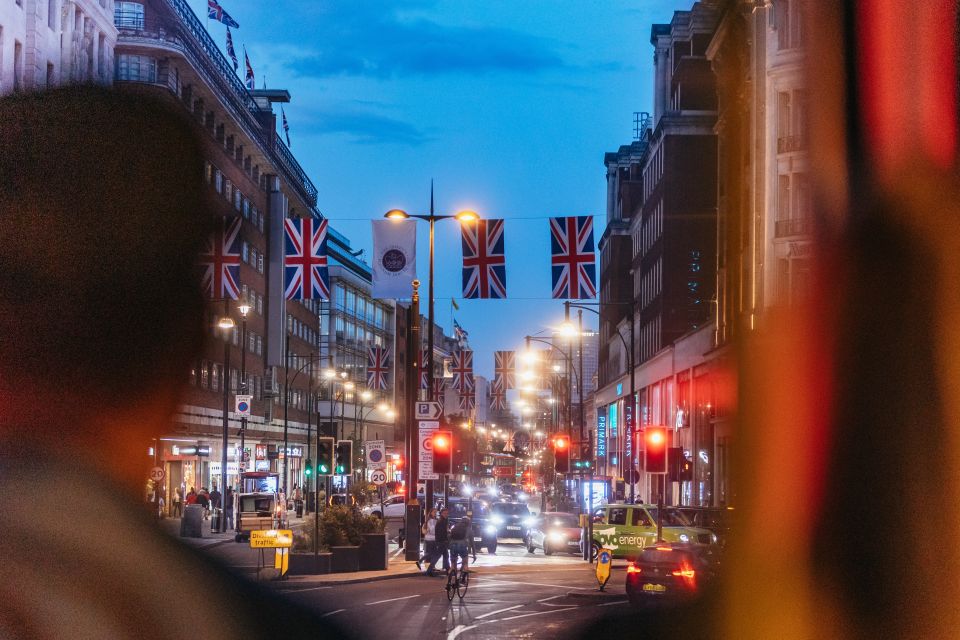 London: London by Night Sightseeing Open-Top Bus Tour - Trafalgar Square and Piccadilly Circus: Lights, Sound, and That City Pulse