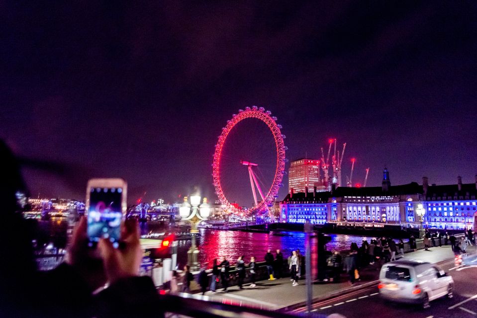 London: Nighttime Open-Top Bus Sightseeing Tour - The live guide + audio in 12 languages: how the commentary works