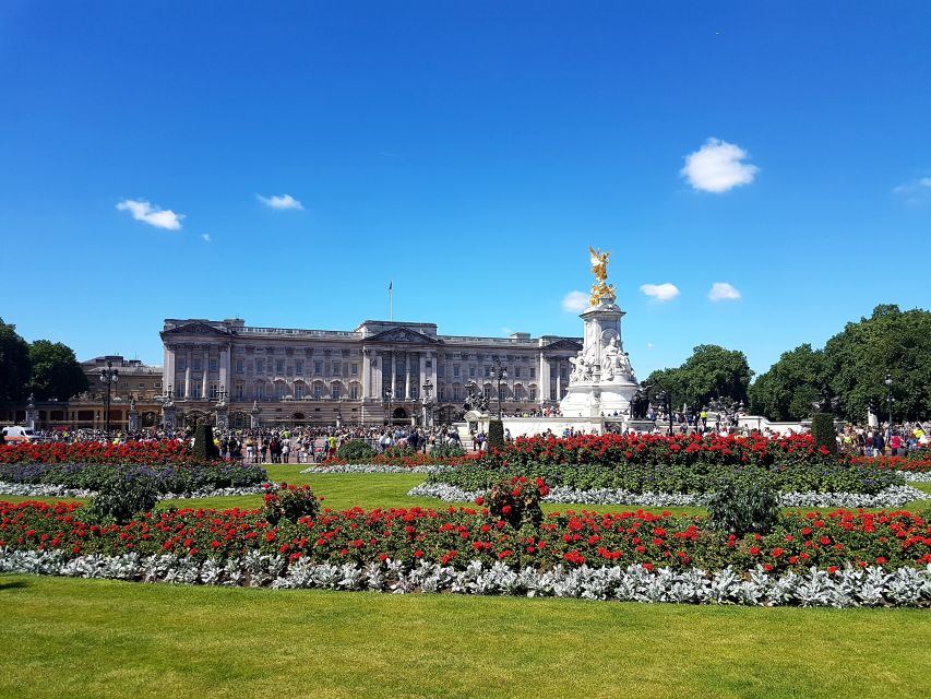 London: Palaces and Parliament Walking Tour - The Mall and St James’s: a royal street that’s more than scenery