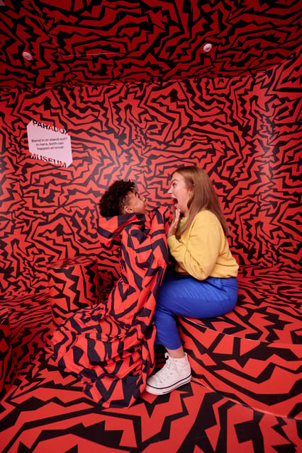 London: Paradox Museum Entry Ticket - Throne Room: Yes, You Can Feel Like a Giant