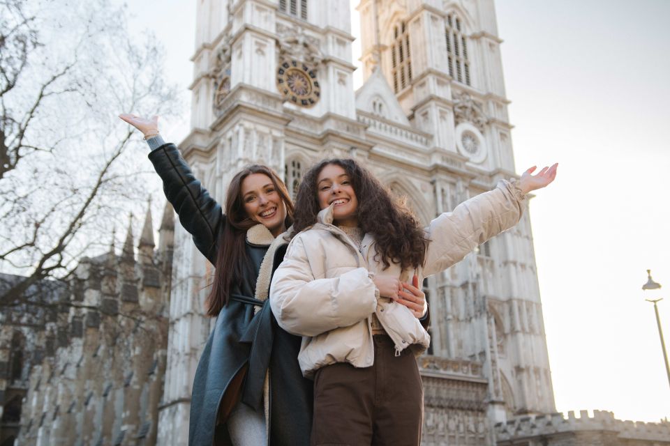 London: Private Landmark Tour with Professional Photographer - Timing, weather, and WhatsApp: the behind-the-scenes that protects your photos