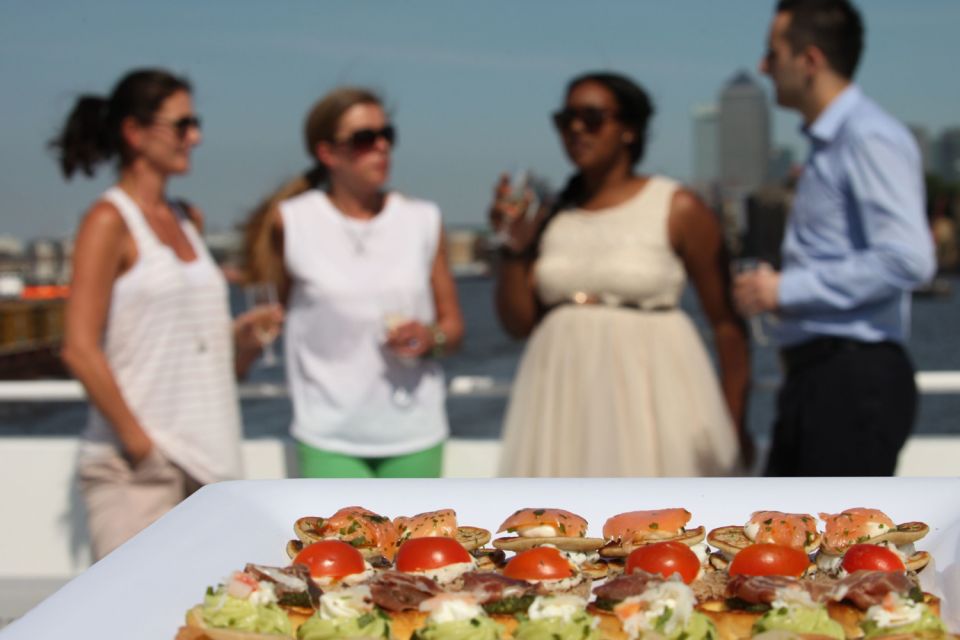 London: River Thames Evening Cruise with Bubbly and Canapés - Price and value: why $37 can feel like a bargain