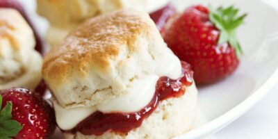 London: Royal Hampton Court Guided Tour with Afternoon Tea - What you really get for $206: skip the line plus a full tea break