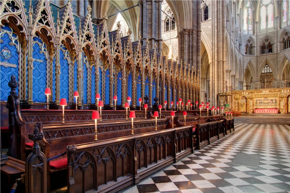 London: Royal Tour with Westminster Abbey & Afternoon Tea - Arriving at Victoria Coach Station and getting your bearings