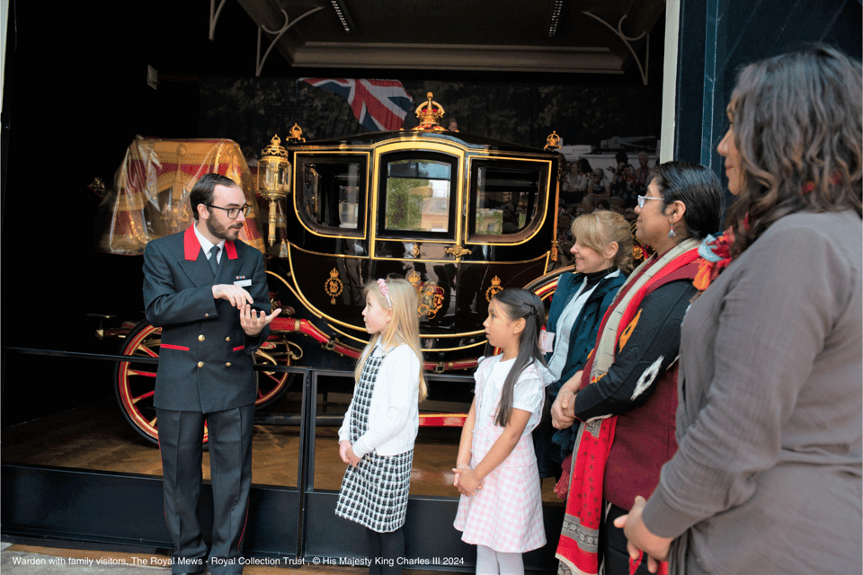 London: Royal Walking Tour with Guard Change & Royal Mews - Guides make or break this kind of day