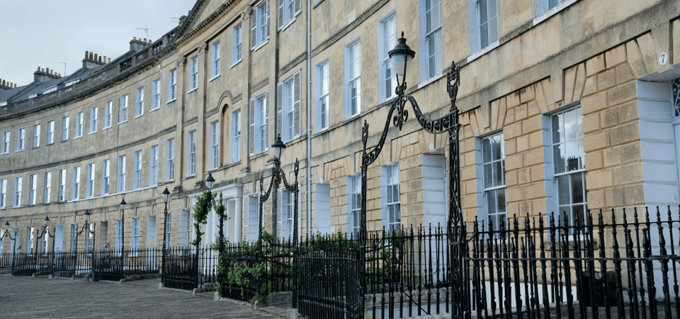 London: Self-Guided Notting Hill Walking Tour with an APP - Hidden Corners: St Luke’s Mews, Powis Mews, and Ormrod Court