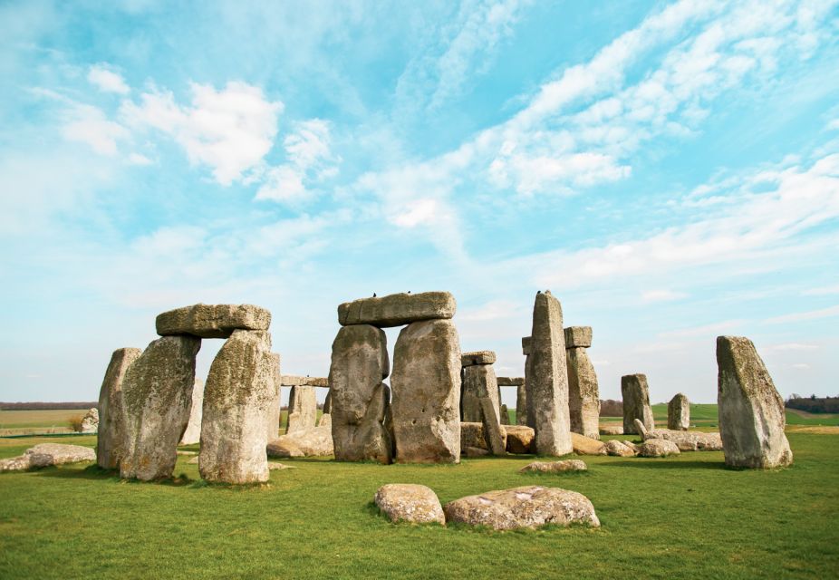 London: Stonehenge, Windsor, and Bath Day Trip by Bus - How the day really feels: bus time, pacing, and guide-led navigation