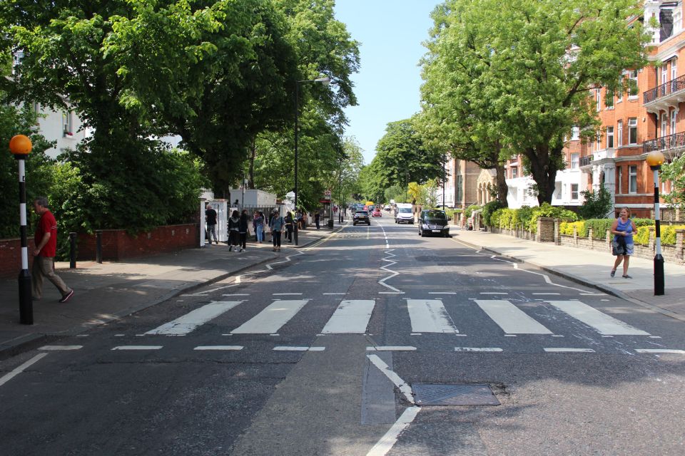London: The Beatles Walking Tour of Marylebone and Abbey Rd - Film locations from A Hard Day’s Night and Help