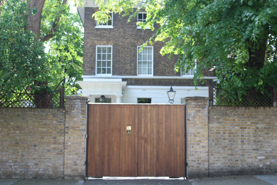 London: The Beatles Walking Tour of Marylebone and Abbey Rd - Tour pace, comfort tips, and who this fits best