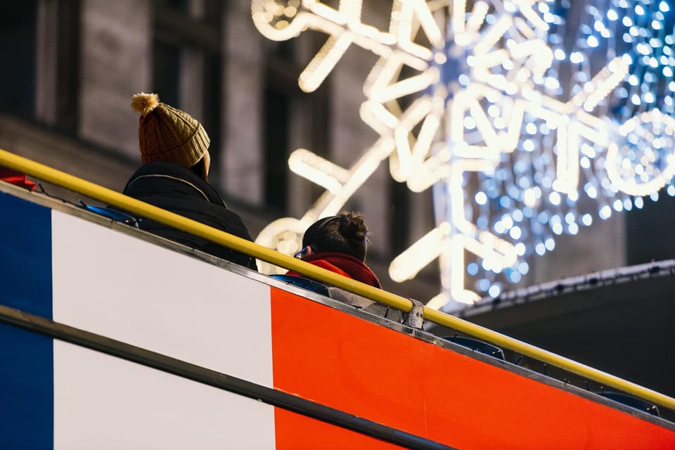 London: Tootbus Christmas Lights Tour incl walking tours - Price and logistics: what your money actually buys