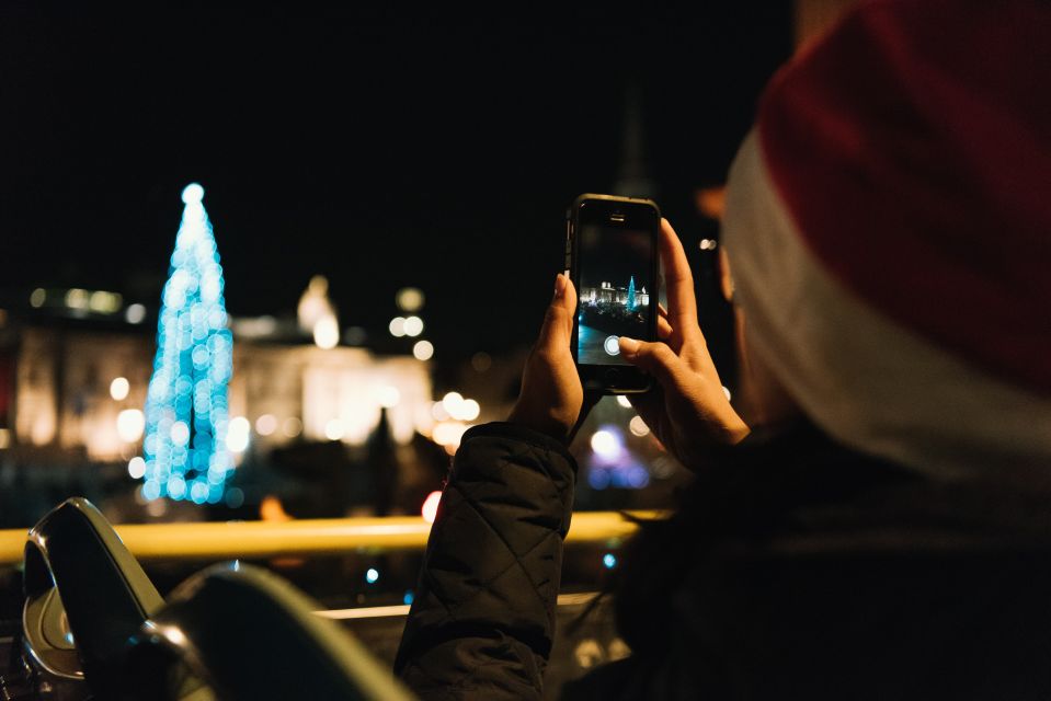 London: Tootbus Christmas Lights Tour incl walking tours - Marble Arch and Grosvenor Square: the calmer side of the route