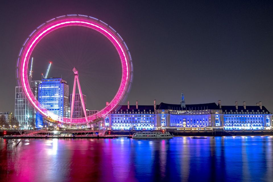 London: Tootbus London by Night Bus Tour - Tower Bridge and the Tower of London: medieval meets lights