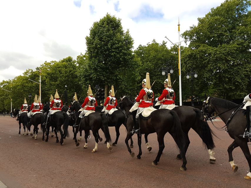 London: Top 30 Sights Tour and Sherlock Holmes Museum - Buckingham Palace and the Royal-Core Walk You Can Feel