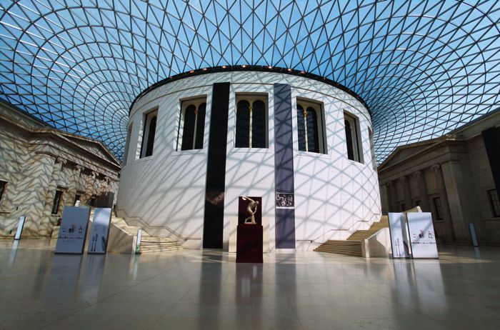 London: Tour of the British Museum - Hall of Enlightenment and King George III’s 60,000+ Books