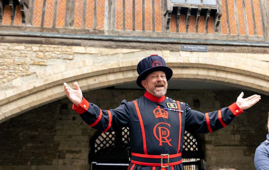 London: Tower of London & Changing of the Guard Experience - The value of this half-day plan: three royal stops, one rhythm