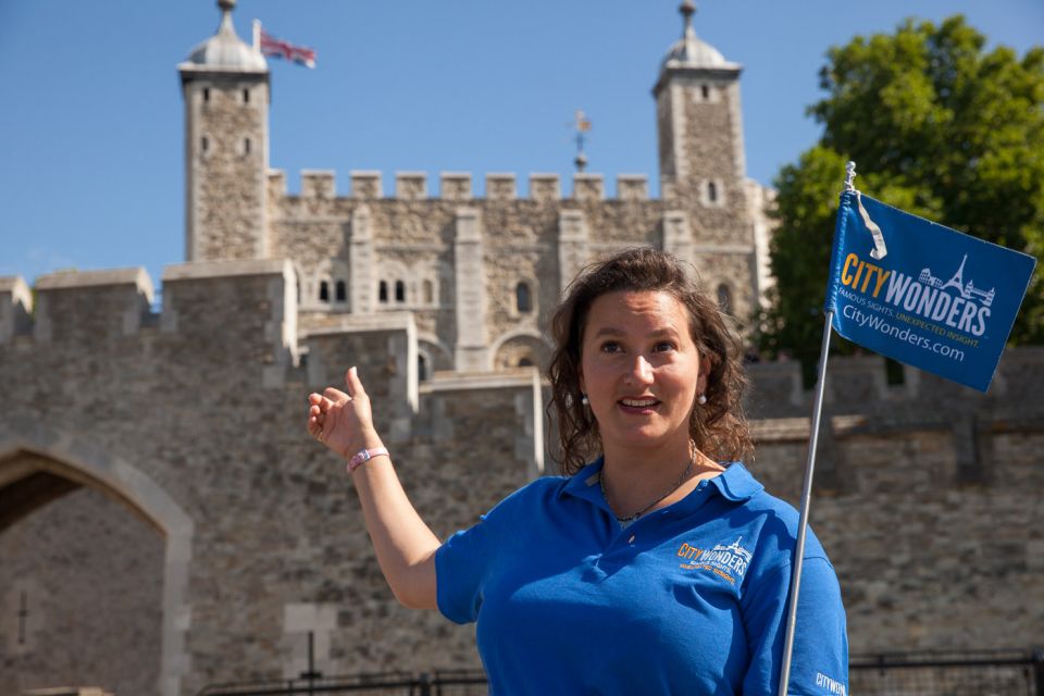 London: Tower of London, Thames Boat & Changing of the Guard - Price and value for a 3.5–4 hour morning