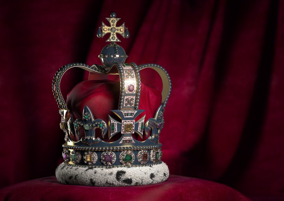 London: Tower of London, Thames Boat & Changing of the Guard - Guides can make or break it: what you’ll notice in the group