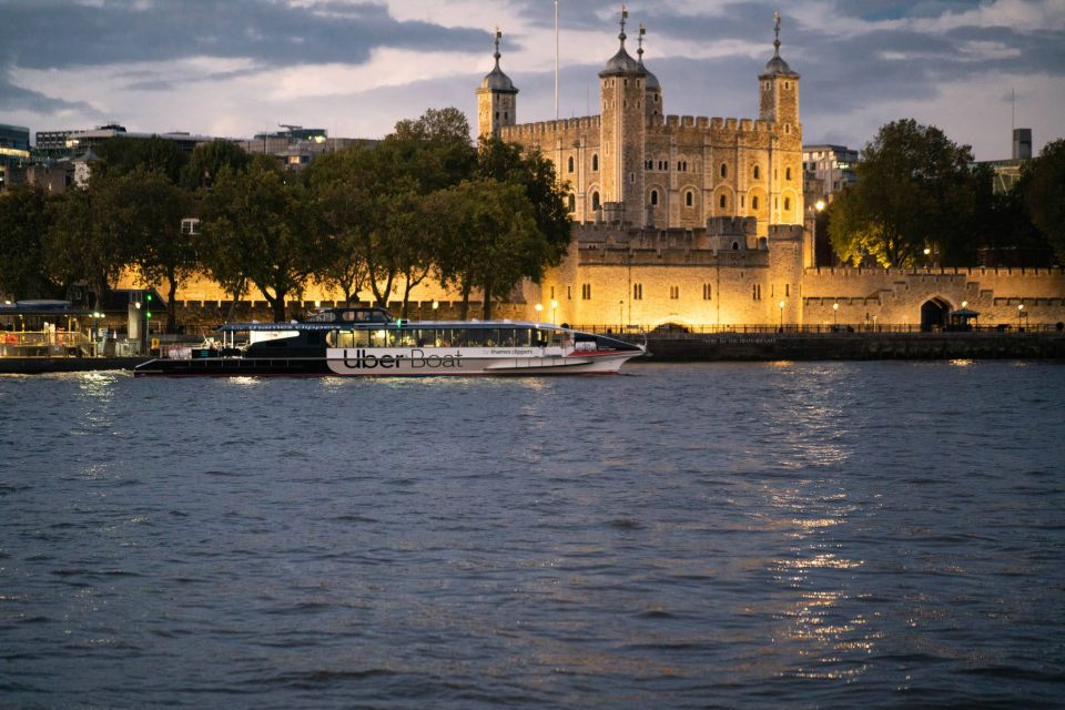 London: Uber Boat Single Trip and London Cable Car - Riding the Thames Clippers Catamaran: Get Landmarks From the Best Seat
