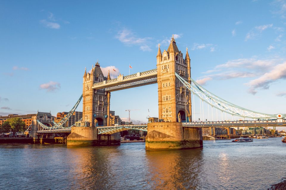 London: Vintage Bus Tour and London Eye Ticket - The Vintage Routemaster Bus: Getting Oriented the Fun Way