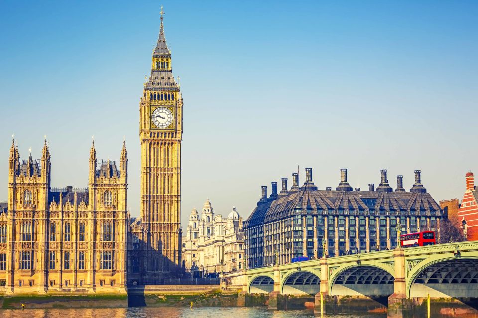 London: Vintage Bus Tour and London Eye Ticket - Buckingham Palace: The Morning Edge (Changing of the Guards)