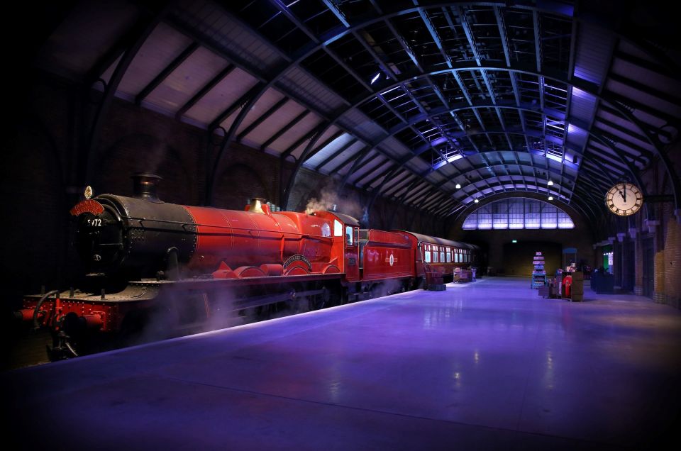 London: Warner Bros. Studio Tour with Hotel Pickup - From Zone 1 hotel pickup to Leavesden timing