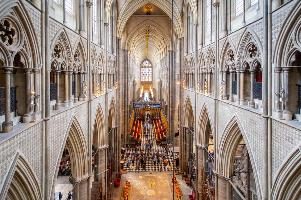 London: Westminster Abbey, Big Ben & Buckingham Guided Tour - St James’s Palace and Jermyn Street pass-by
