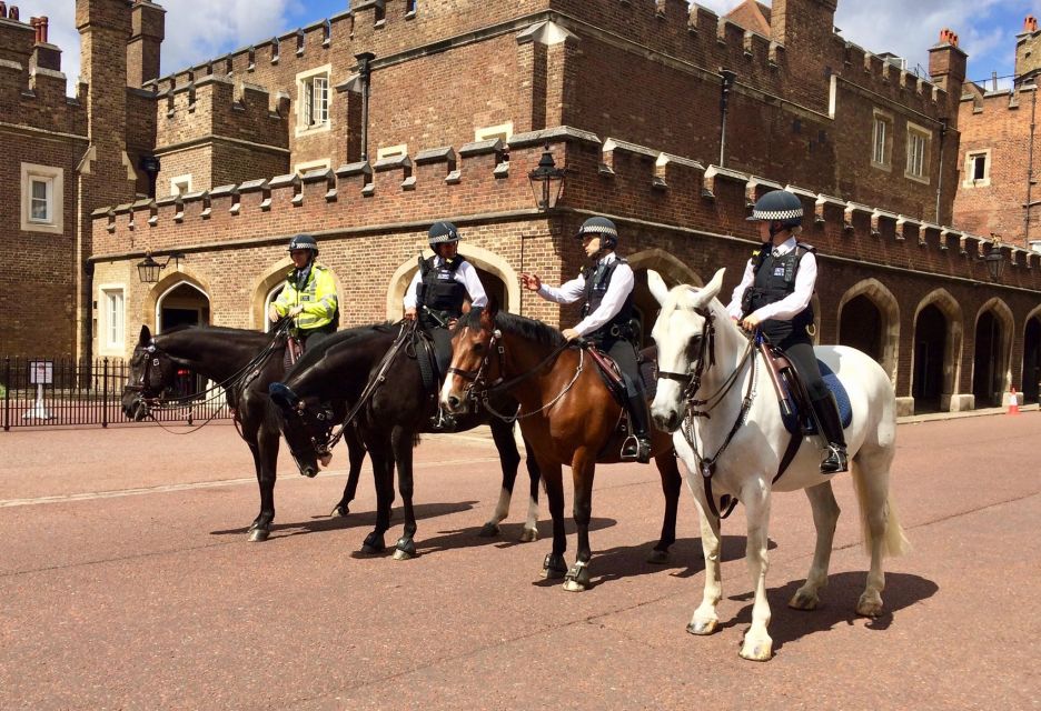 London: Westminster Tour and Churchill War Rooms Visit - Buckingham Palace photo stop and the Changing of the Guard timing
