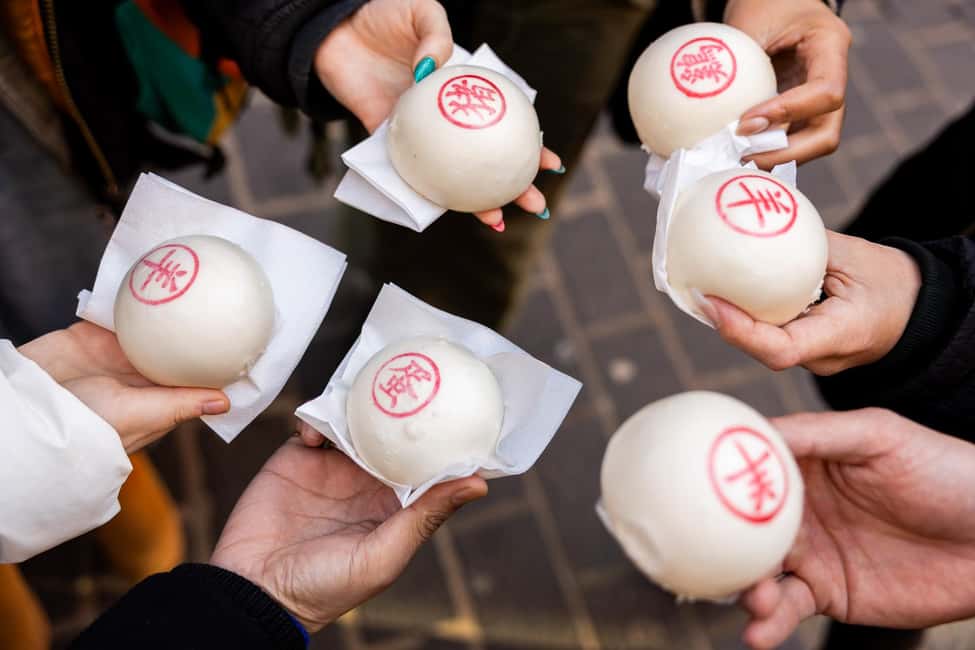 London's Best Bites: Soho & Chinatown Food Tour - Meeting at the Spirit of Soho Mural: quick start, clear cue