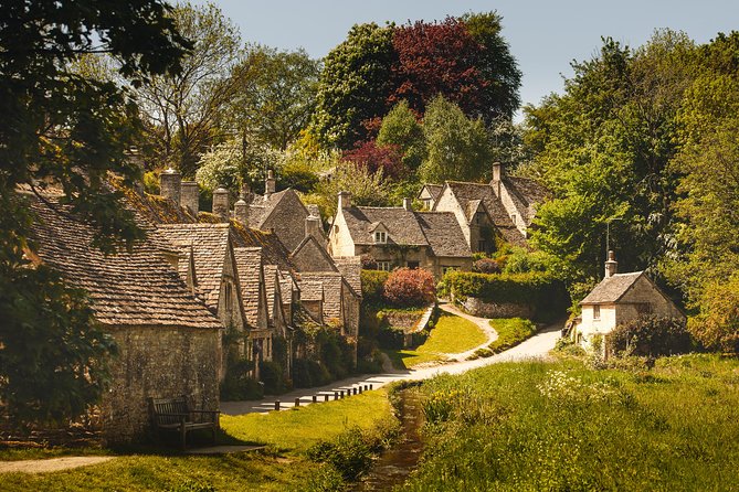 Oxford and Traditional Cotswolds Villages Small-Group Day Tour from London - Why the driver-guide matters more than you’d expect