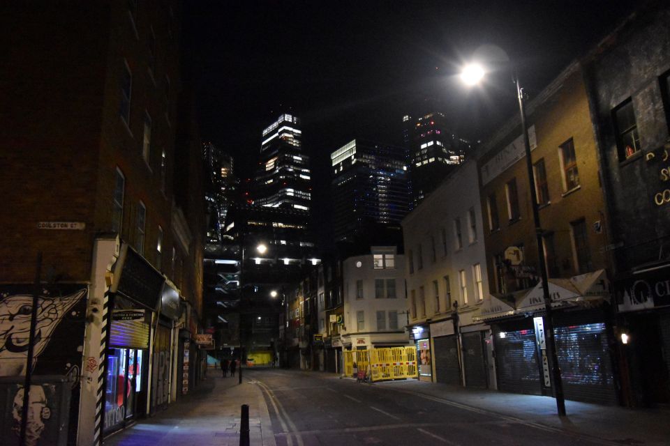 Private Jack The Ripper Tour of London - Michael’s guiding style: pace, questions, and scene-setting