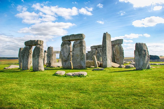 Stonehenge and Bath Day Guided Tour from London - A long, well-run day trip: who Stonehenge and Bath is for