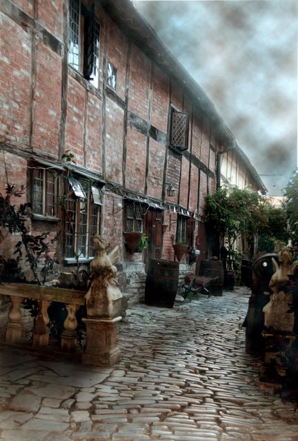 Stratford-upon-Avon: Lantern-Lit Ghost Tour at Tudor World - Exiting to Stratford Streets with a New Perspective