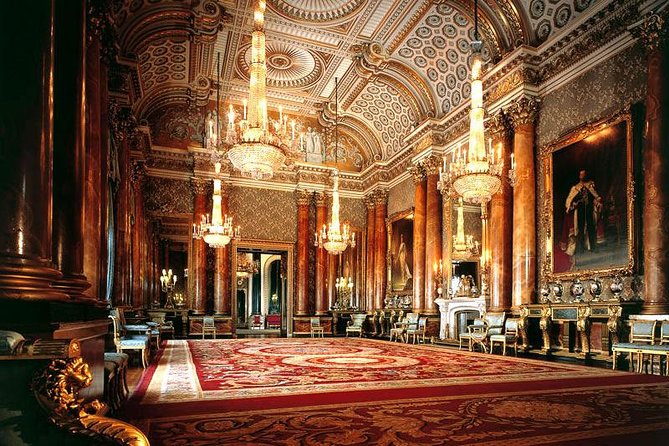 Summer Special: Buckingham Palace & Windsor Castle Tour - The Role of the Guide: Helpful on the Road, Not Inside