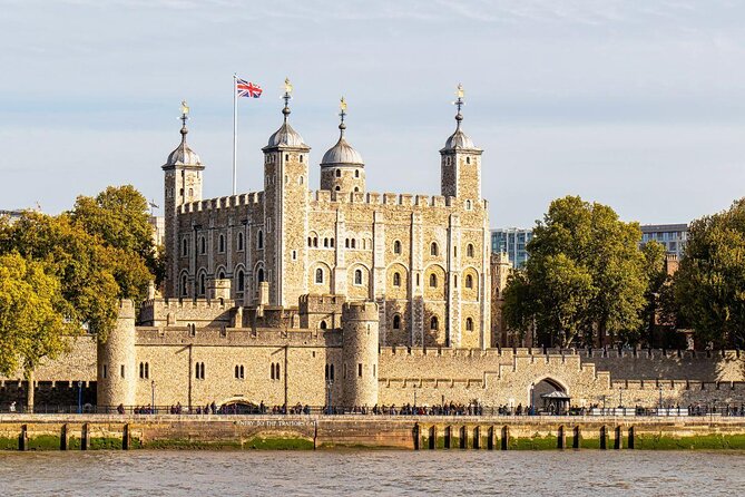 Tower of London: Crown Jewels & Beefeater Opening Ceremony - Why the Tower of London morning start is worth it